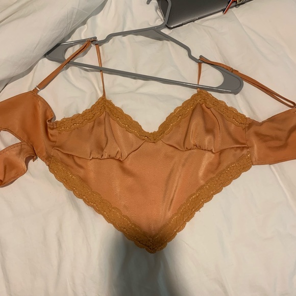 Cropped tie top! - Picture 1 of 2